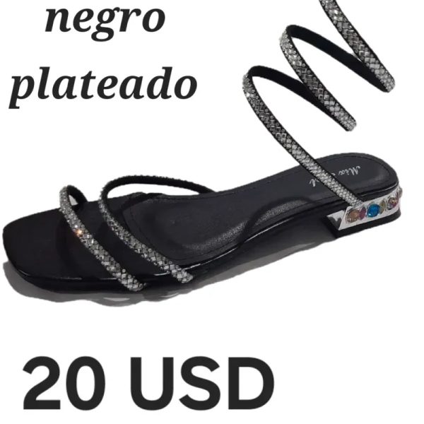 Sandalias con correa espiral y detalle de pedrería