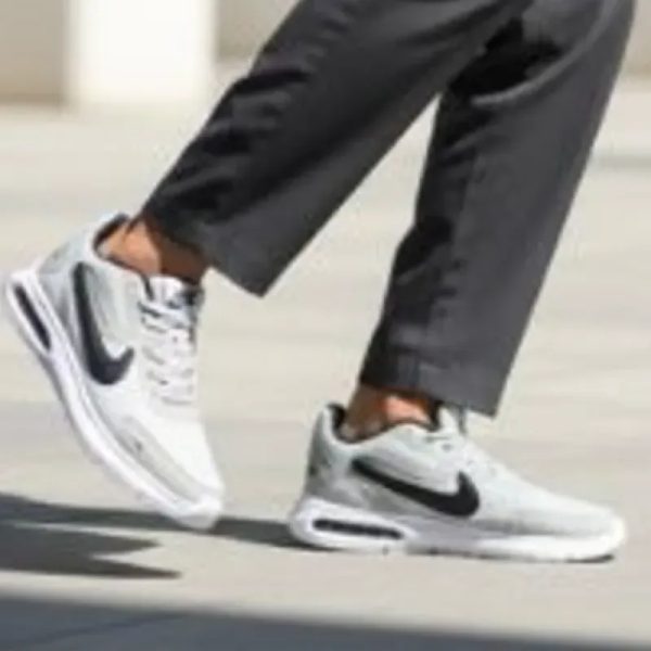 Nike 66