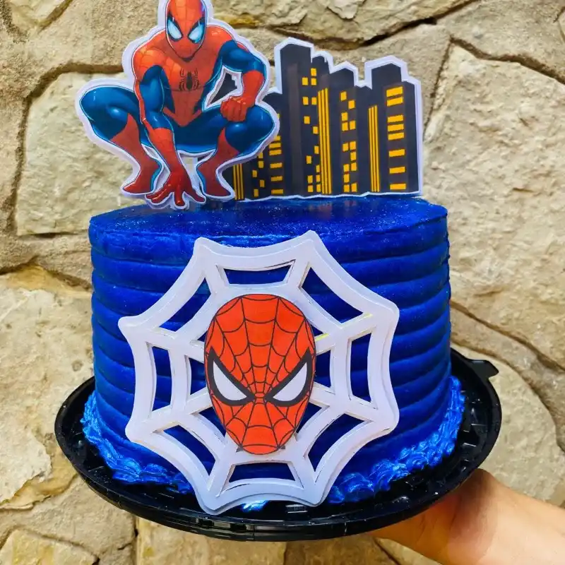 Cake doble altura + temática