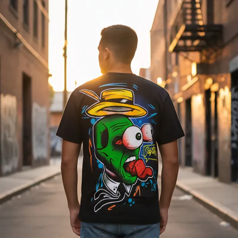 Pullover negro  con detalles fluorescentes