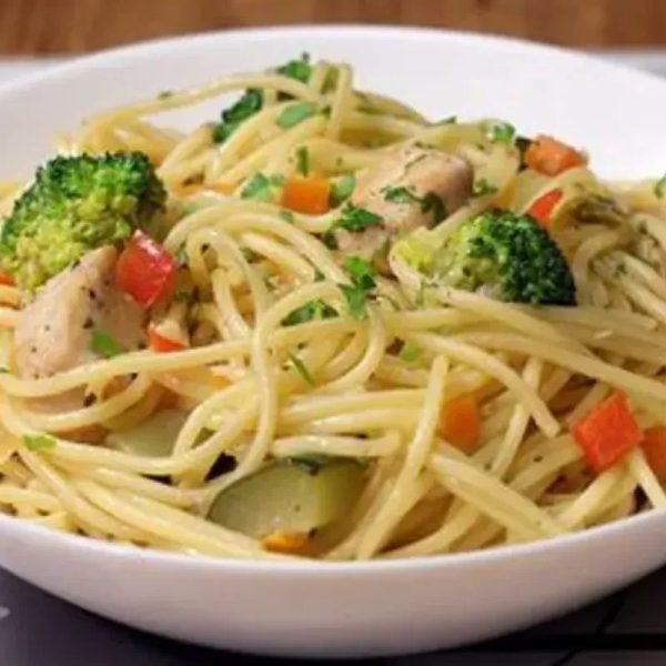Espaguetis c/ Vegetales y Queso Gouda
