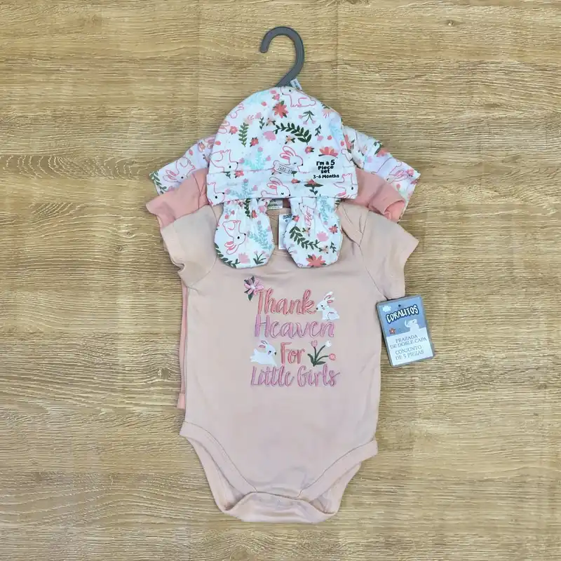 Set de 3 bodies con guantes y gorro color naranja