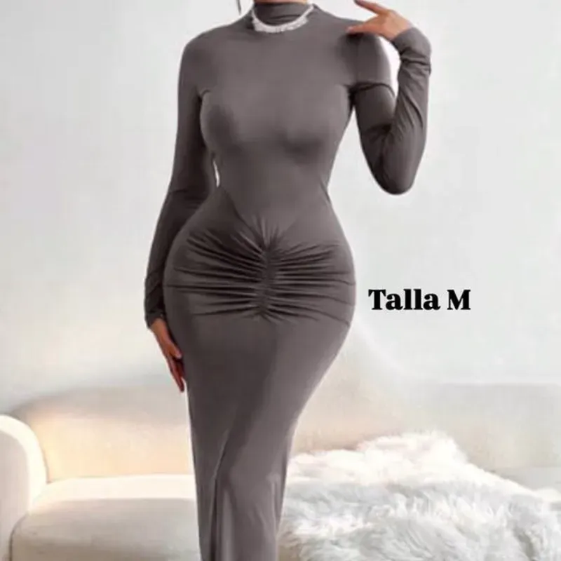 Vestido ajustado de mangas largas