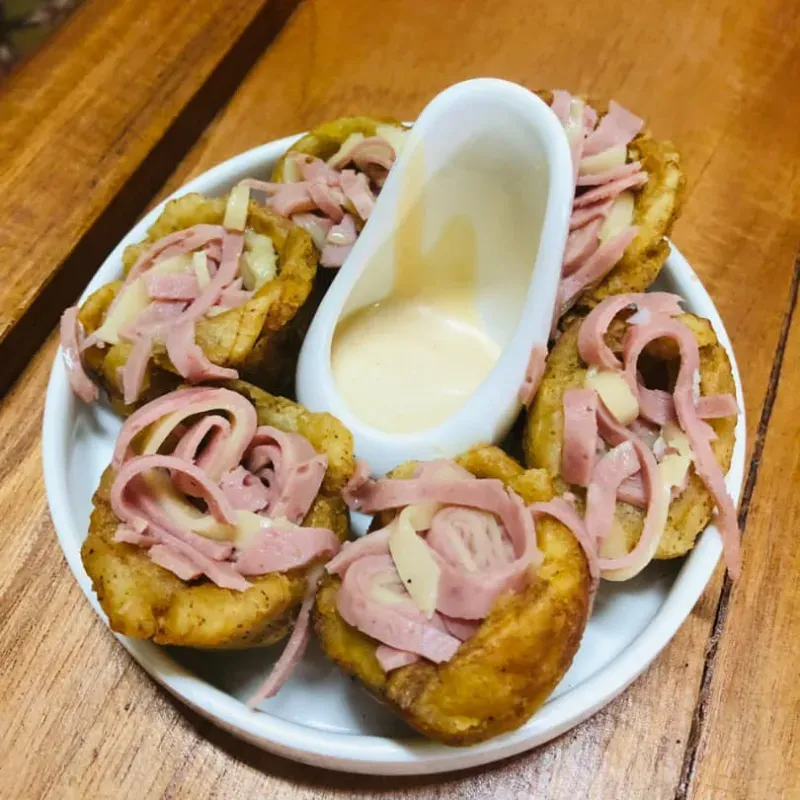 Tostones Rellenos de Jamón y Queso