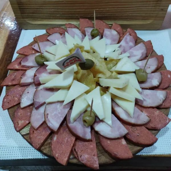 Jamón chorizo y queso