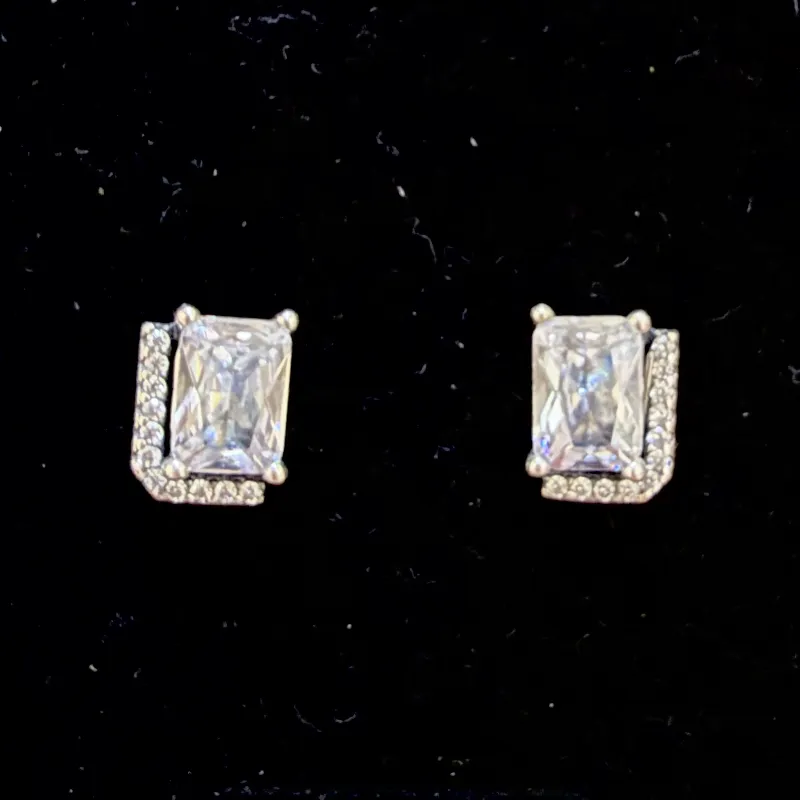 Aretes de cuadrado con piedras blanco