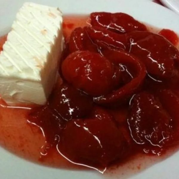 Cascos de guayaba con queso
