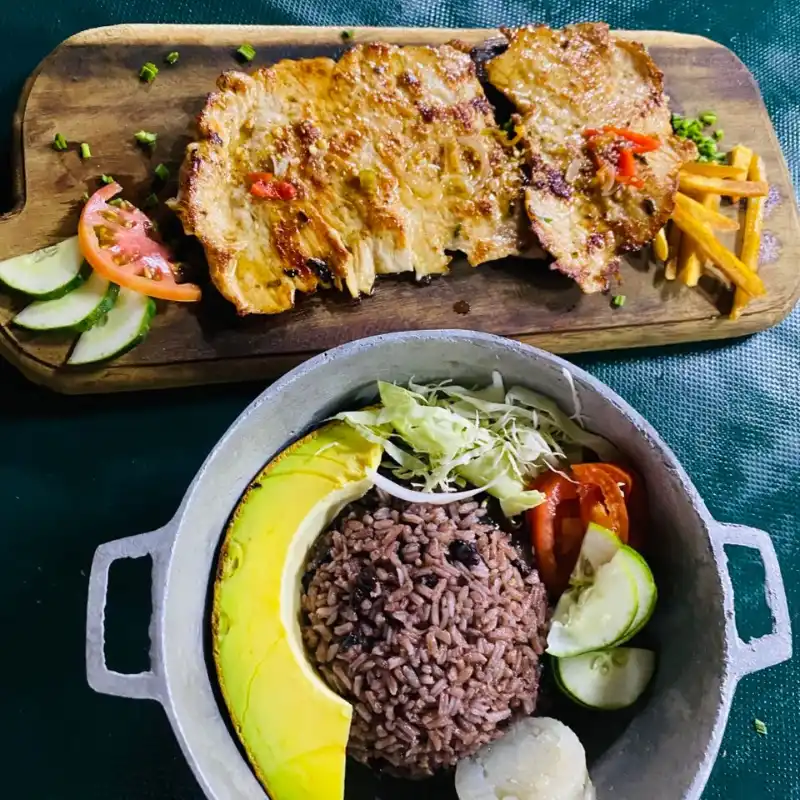 Completa bistec de cerdo