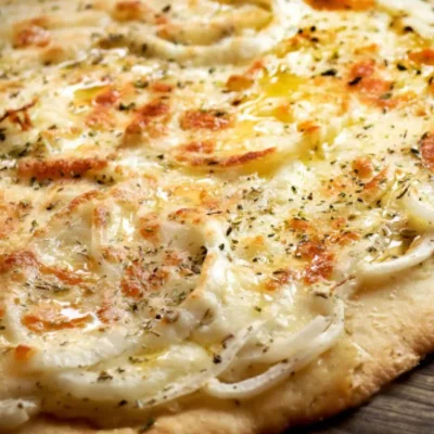Pizza de Queso Gouda y cebolla