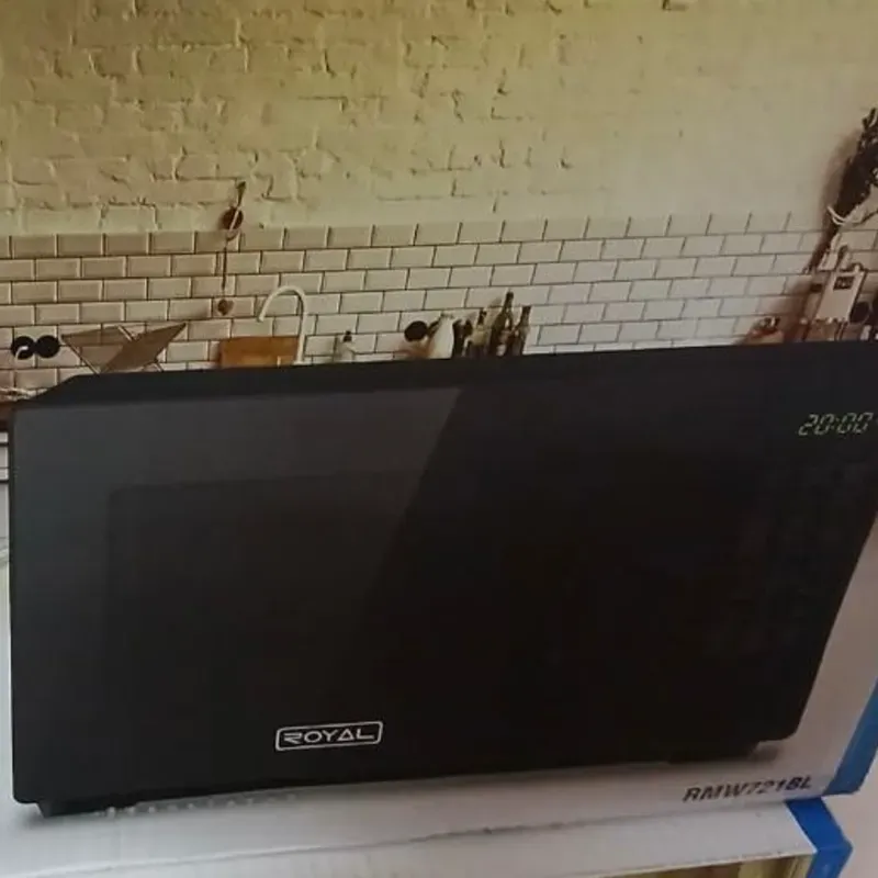 Microondas 0.7 cúbicos. Marca Royal