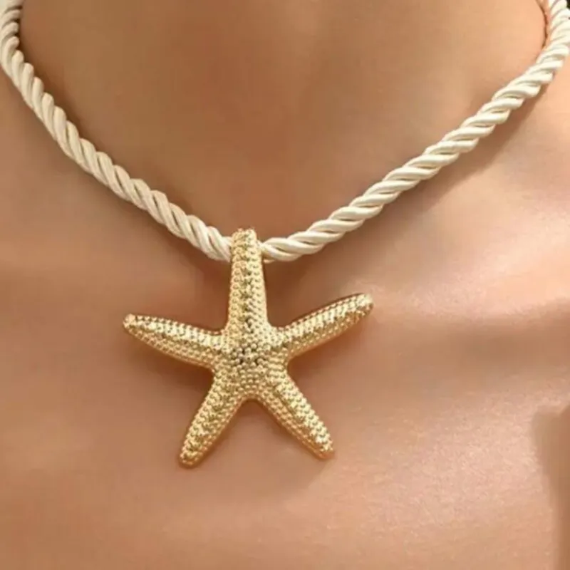 Collar estrella dorada