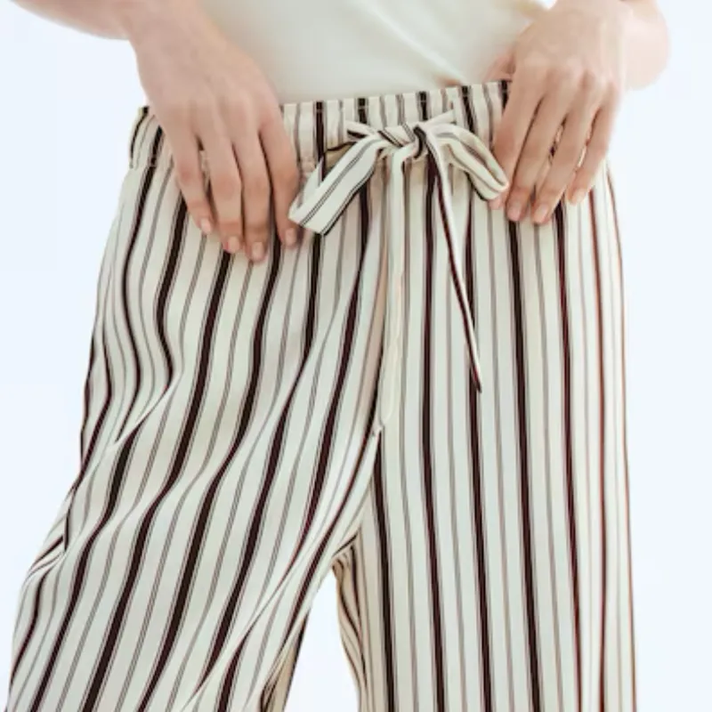 Pantaloneta de líneas