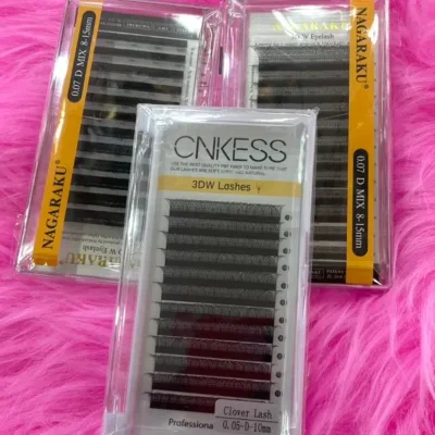 Pestañas pelo a pelo