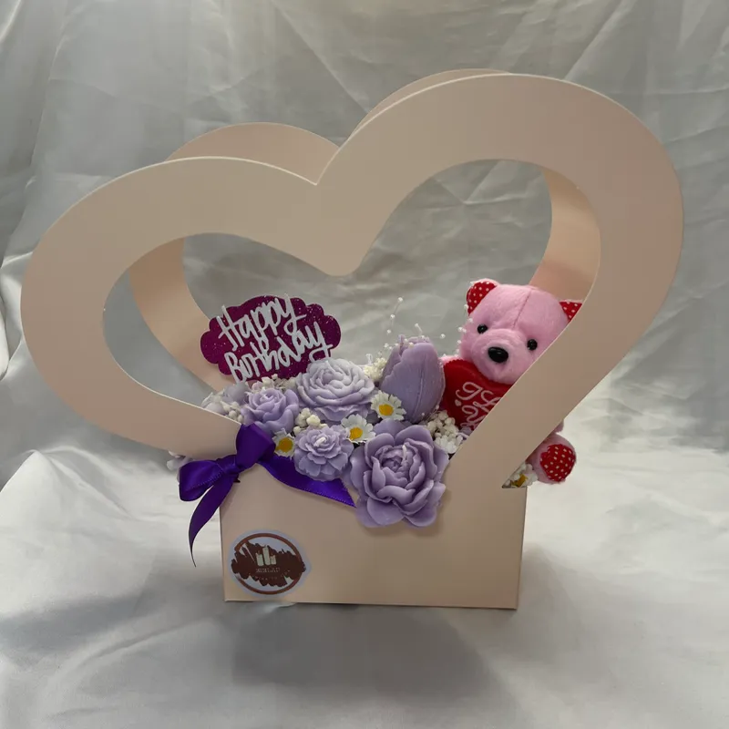 Cesta corazón  + peluche + Happy Birthday
