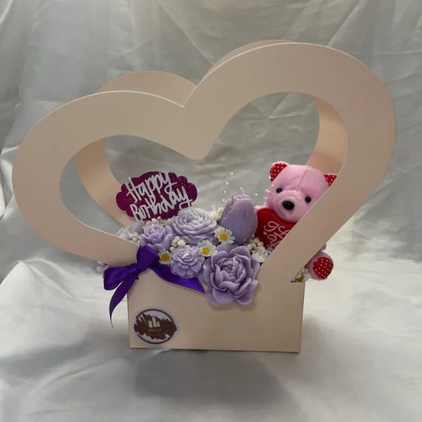 Cesta corazón  + peluche + Happy Birthday