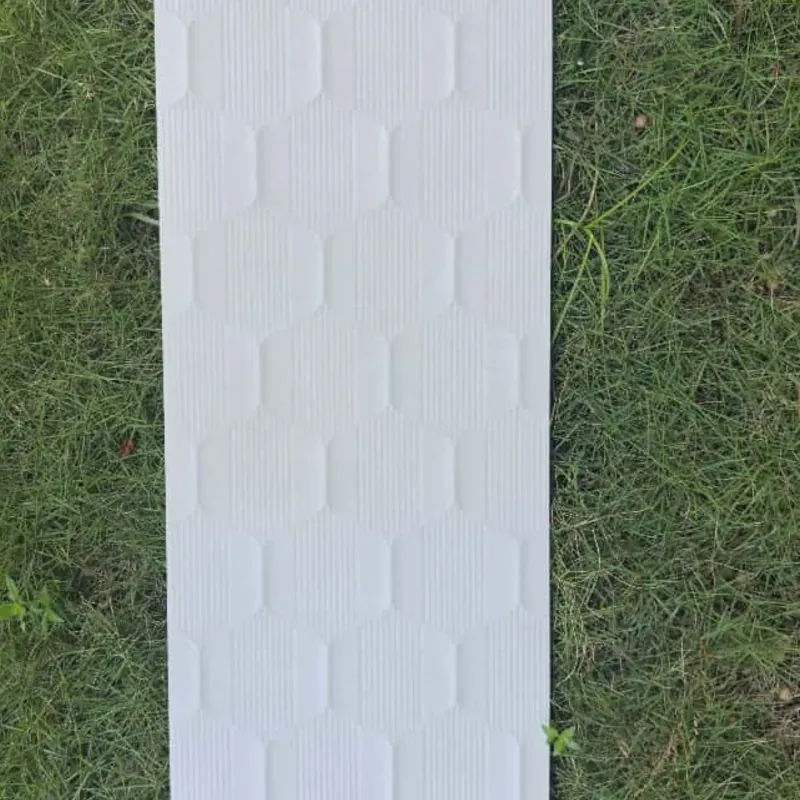 Gres porcelánico Pleasure bone rectificado 31.5 x 100 cm.  3737000109