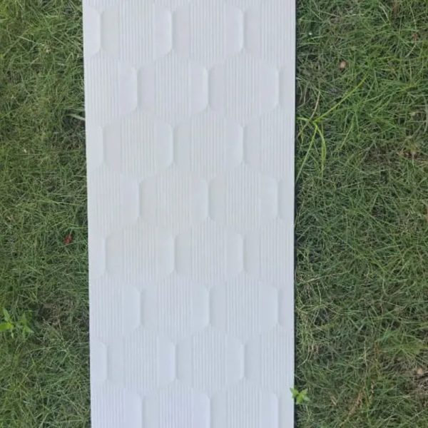 Gres porcelánico Pleasure bone rectificado 31.5 x 100 cm.  3737000109