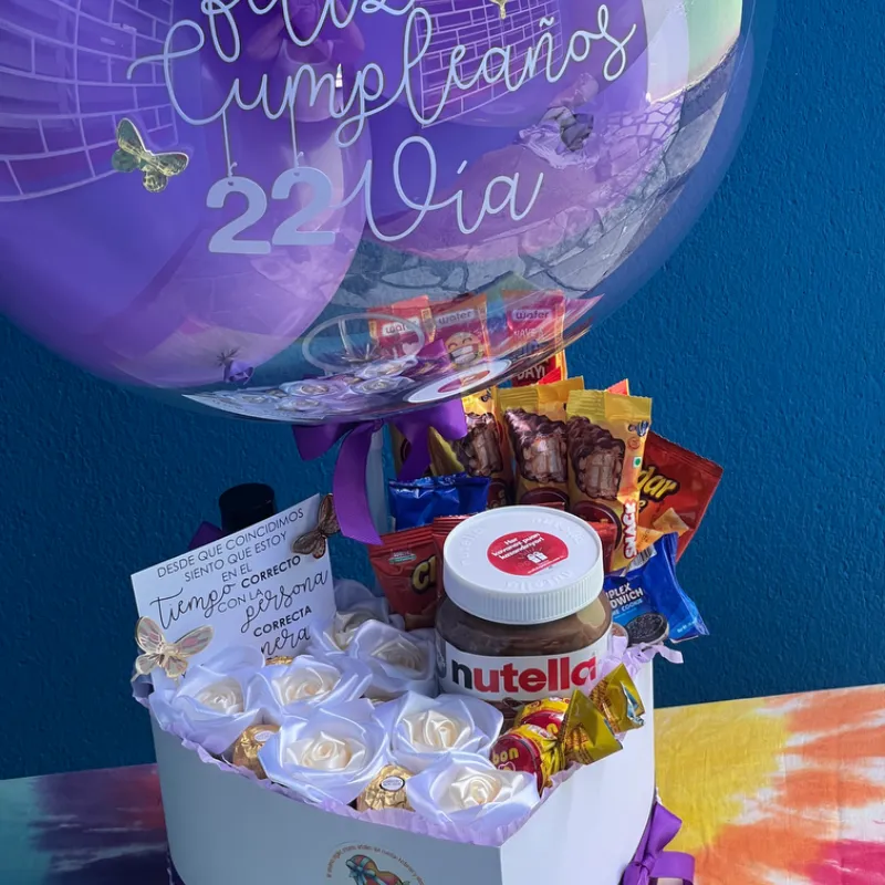 Cesta mixta de rosas eternas