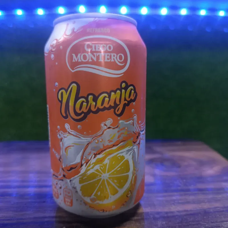 Refresco naranja de lata