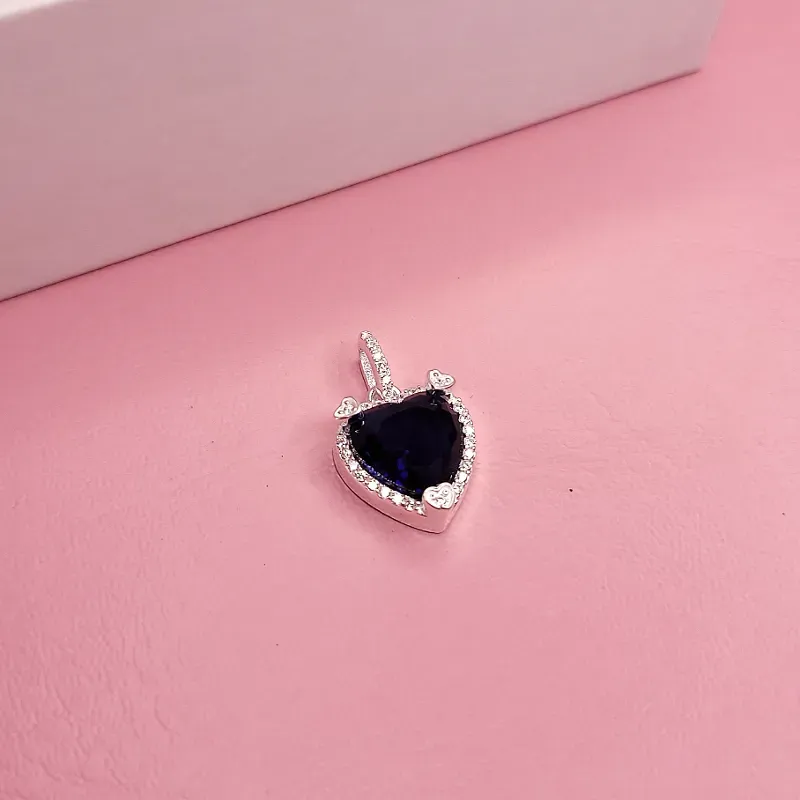 Dije corazon del océano