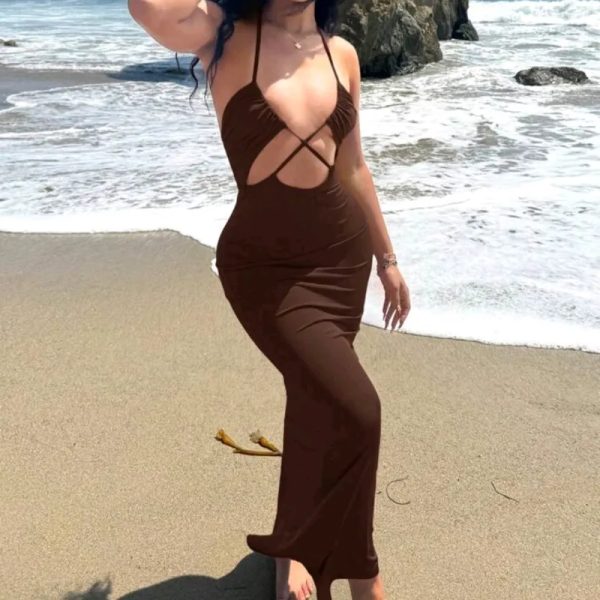 Vestido marrón con escote