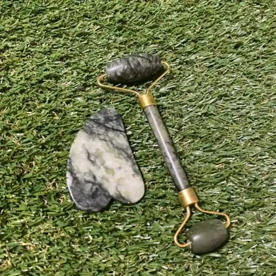Rodillo de Jade + Gua Sha