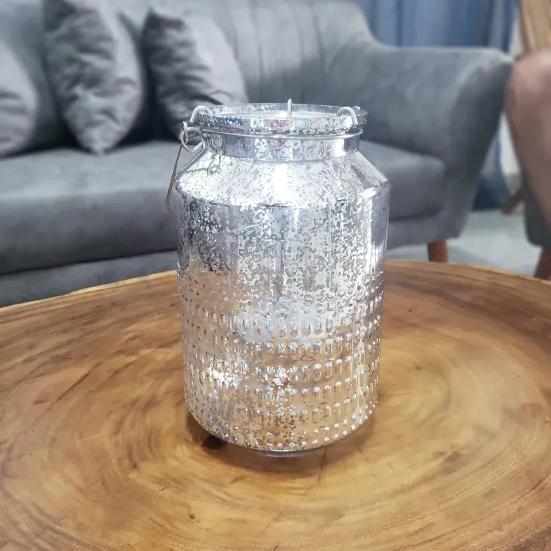 Pote de cristal plateado