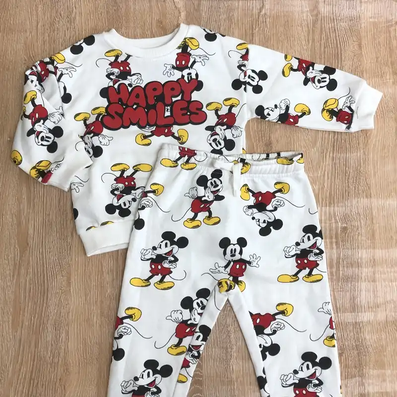 Conjunto de Mickey Mouse  “Happy Smiles”