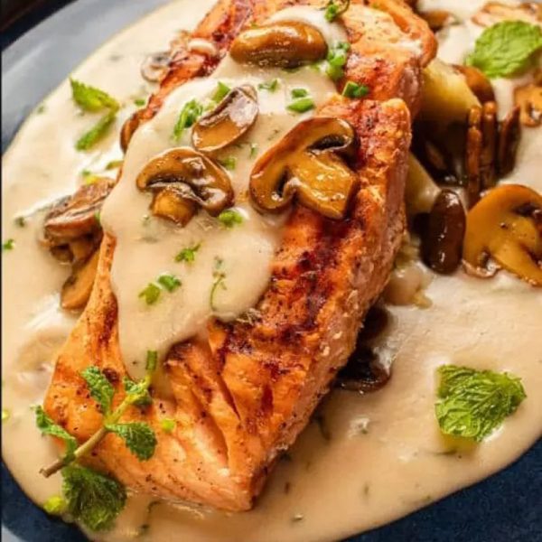 Salmón en Salsa de Champiñones