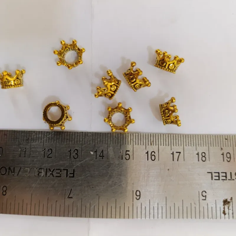 Corona bajita dorada