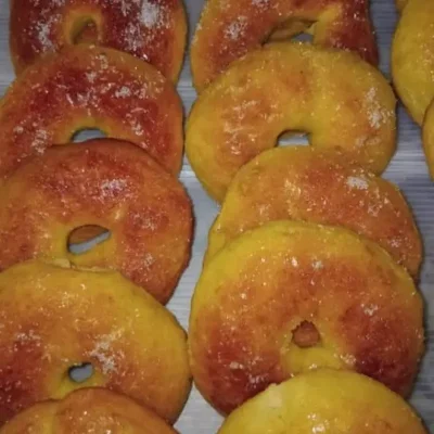 Donas grandes azucaradas