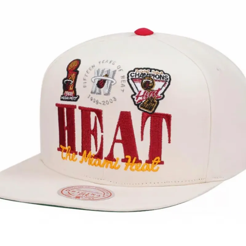 MITCHELL & NESS MIAMI HEAT REFRAME RETRO OFF WHITE SNAPBACK HAT