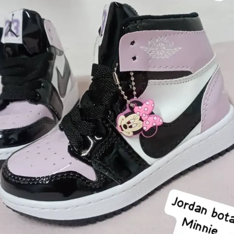 BOTICAS NIKE JORDAN LILA MINNIE