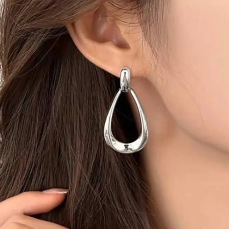 Aretes elegantes plateados