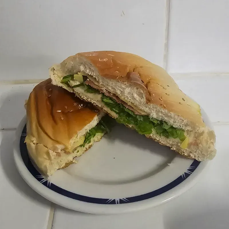 Sándwich Jamón y Queso Gouda