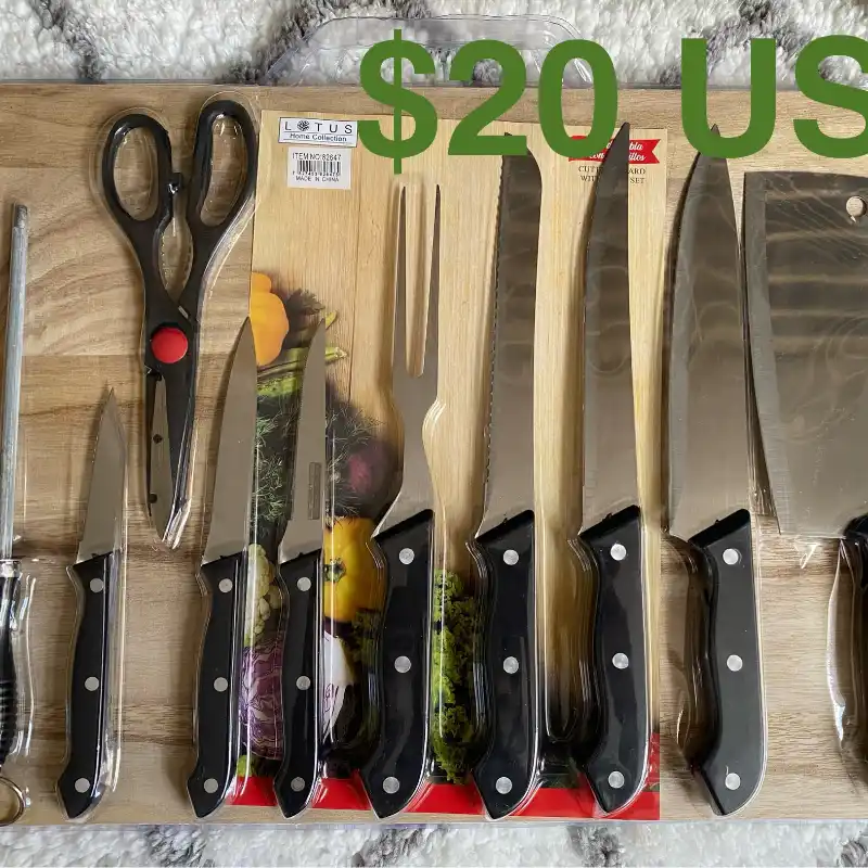 Juego de cuchillos con tabla de madera