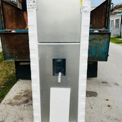 Refrigerador Samsung 15.5 p³ con Dispensador