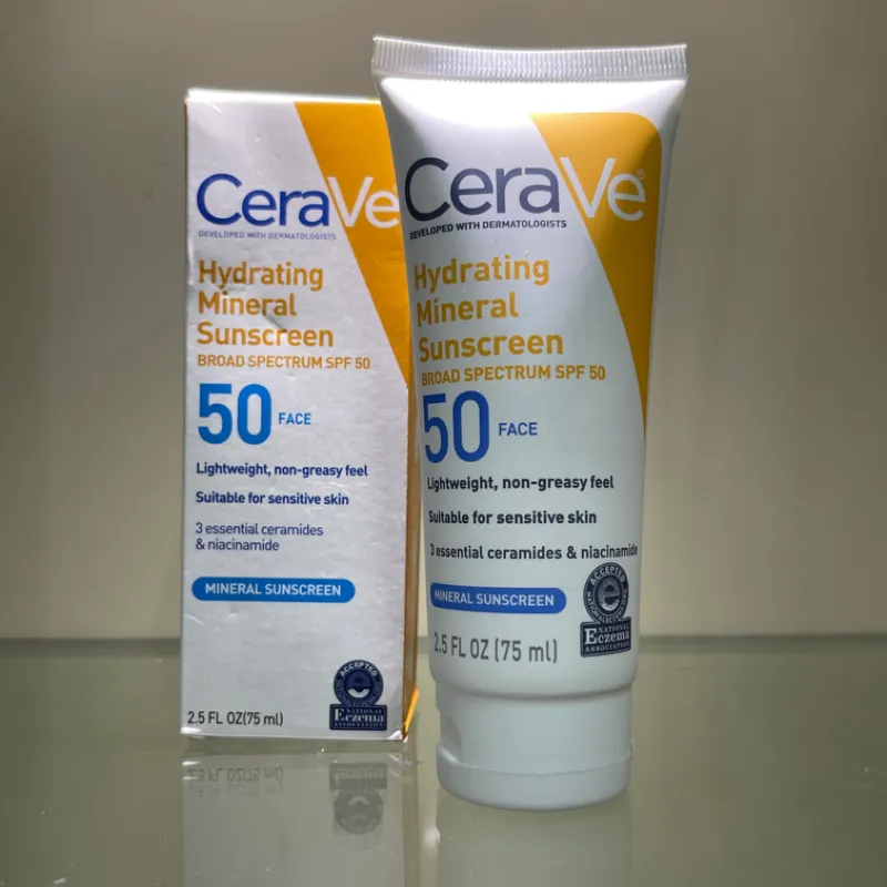 Protector facial solar de Cera Ve