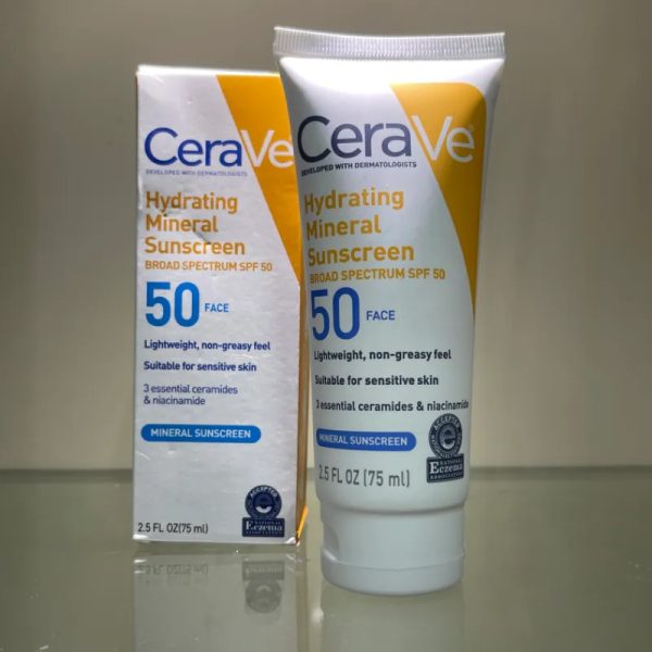 Protector facial solar de Cera Ve