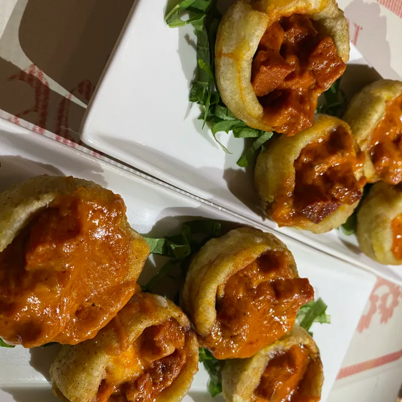 Tostones rellenos con jamón o chorizo y queso