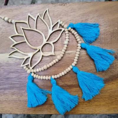 Flor de Loto con Borlas