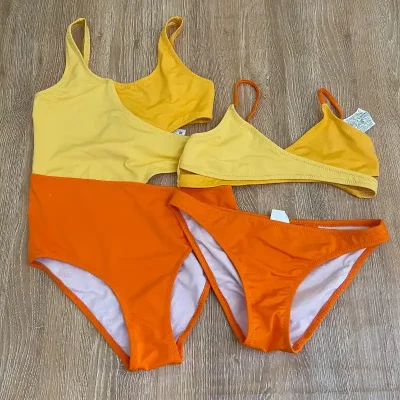 Set de trusa y bikini Zara color naranja