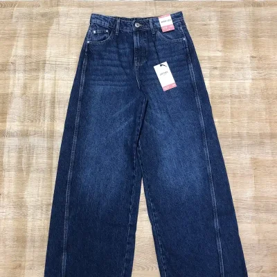 Pantalón de pata ancha mezclilla oscura