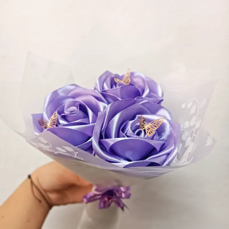 Trío de Rosas Eternas