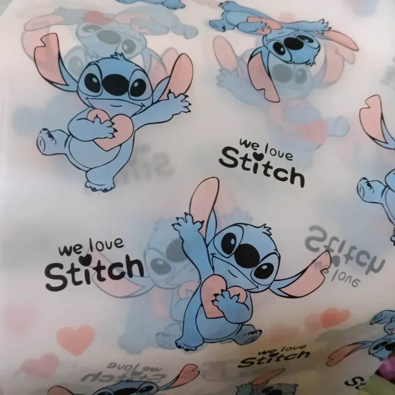 Papel coreano fondo rosa claro con Stitch