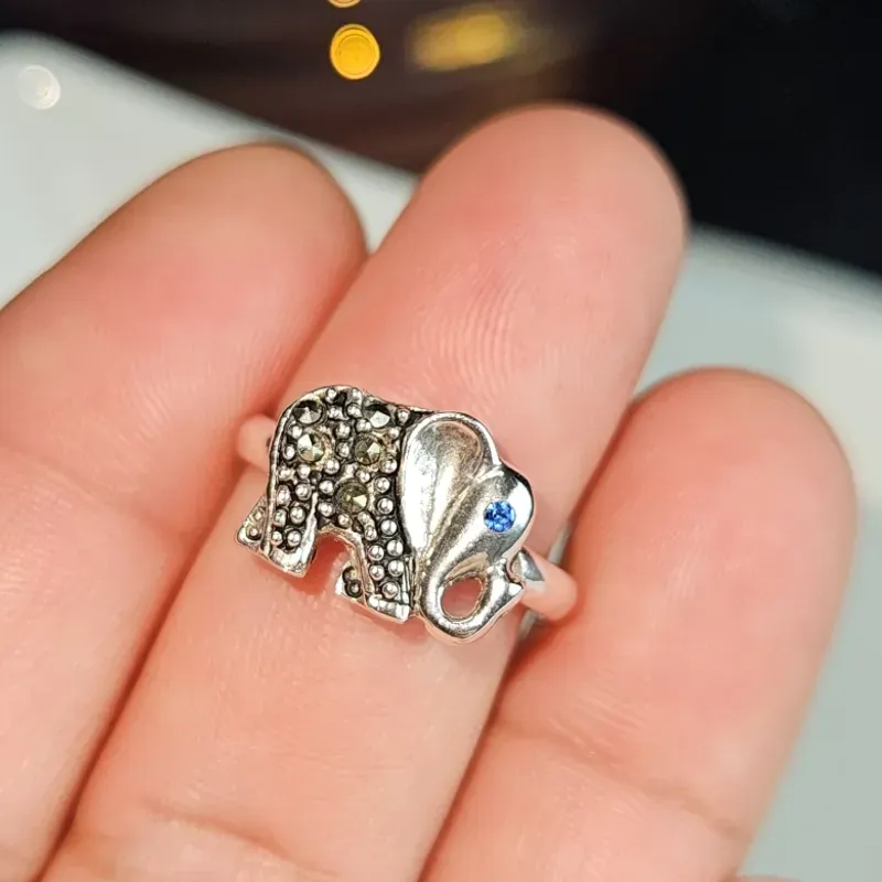 Anillo de plata 925 y Marquesitas.