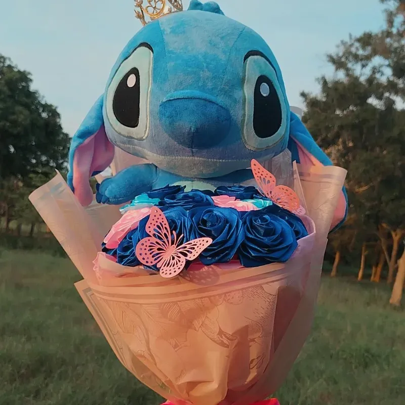 Rosas y Stitch