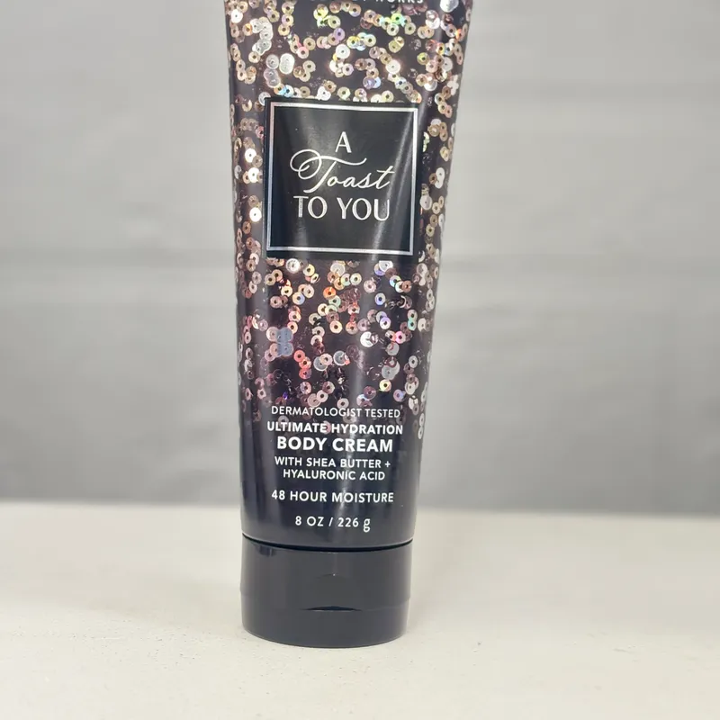A TOAST TO YOU (Crema Corporal)