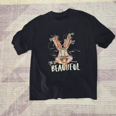 Pulover negro conejo colores