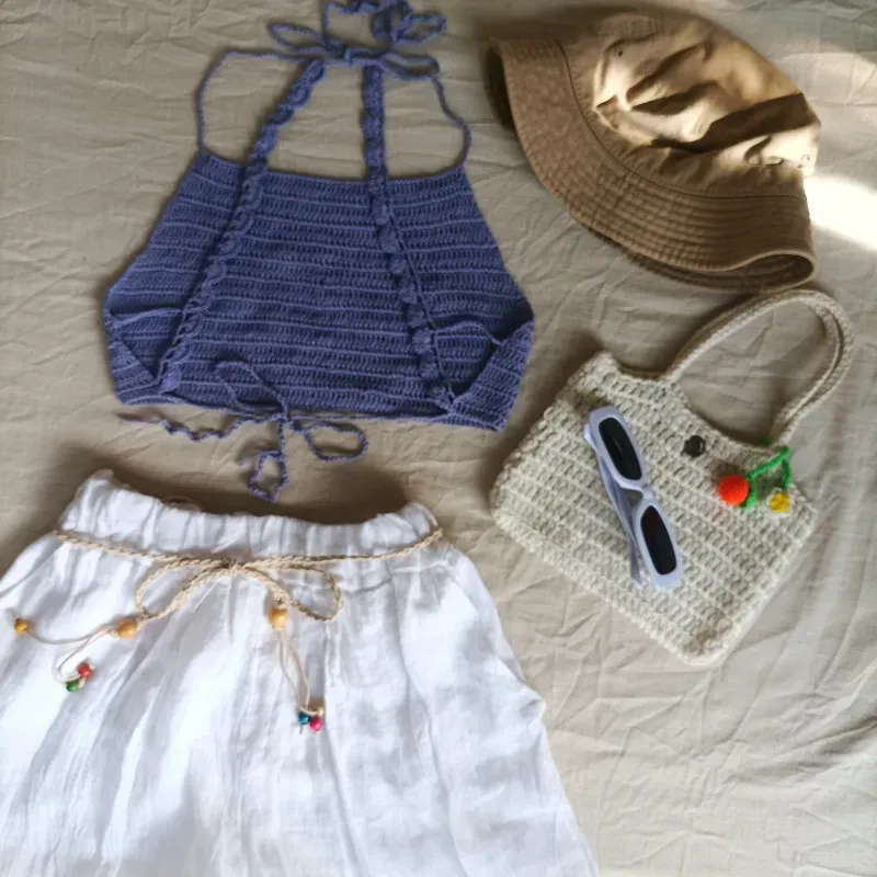 Blusa y cartera sencilla